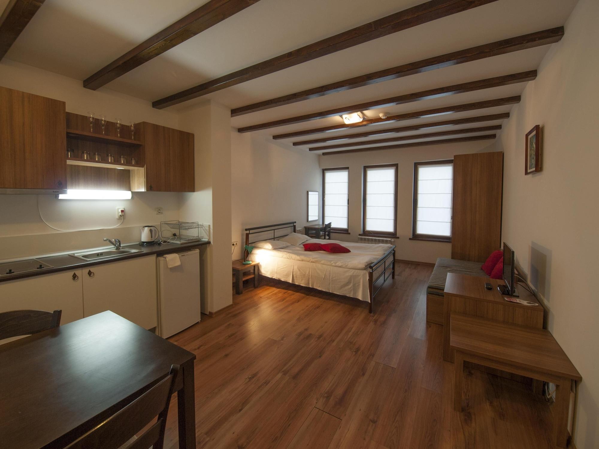 Green Life Family Apartments ปอมโปโรโว ภายนอก รูปภาพ