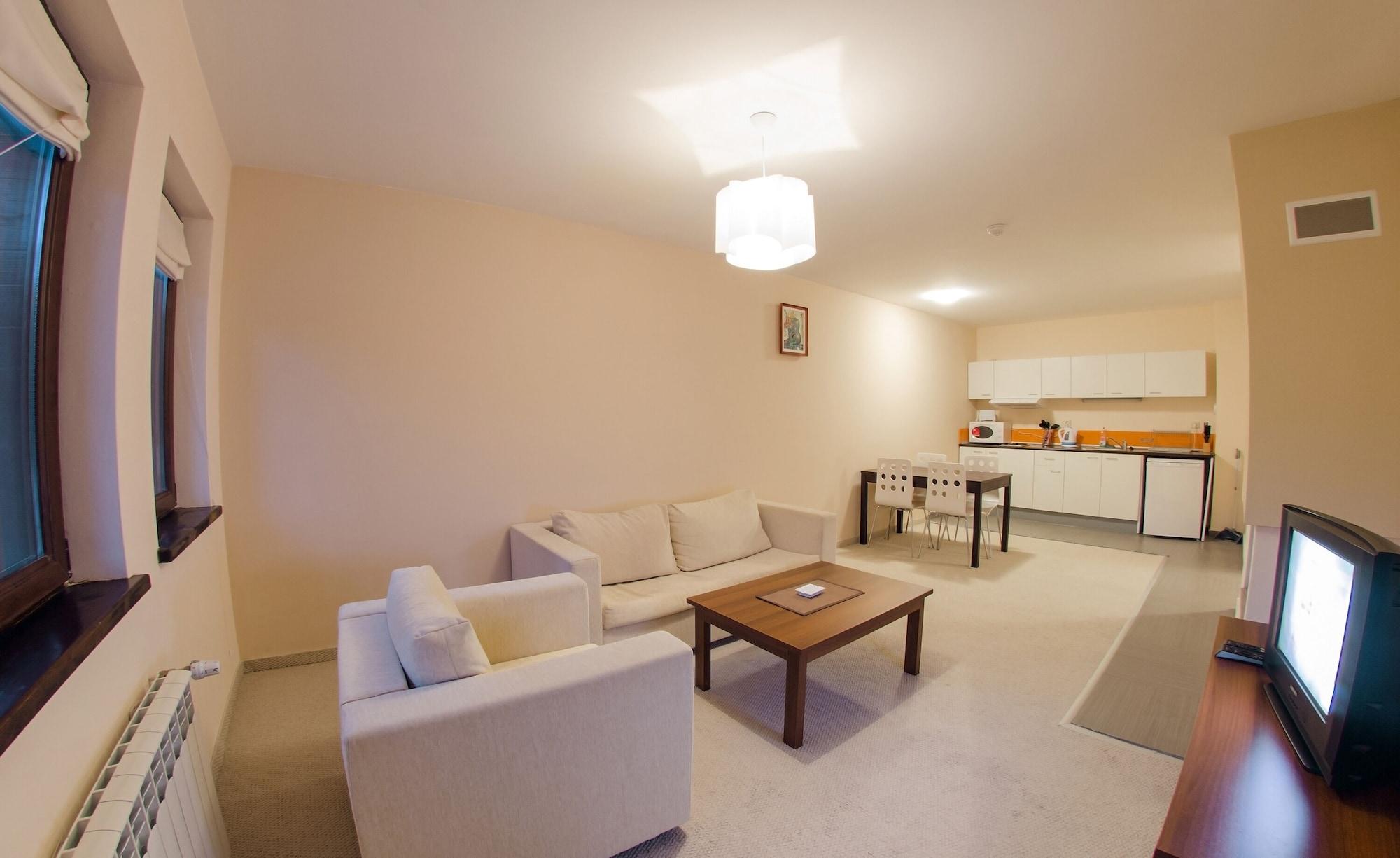 Green Life Family Apartments ปอมโปโรโว ภายนอก รูปภาพ